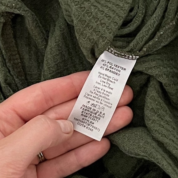 JACKSON ROWE/ Olive green twist front/  Waffle knit/ Long sleeved top/ Size US S - Picture 5 of 8